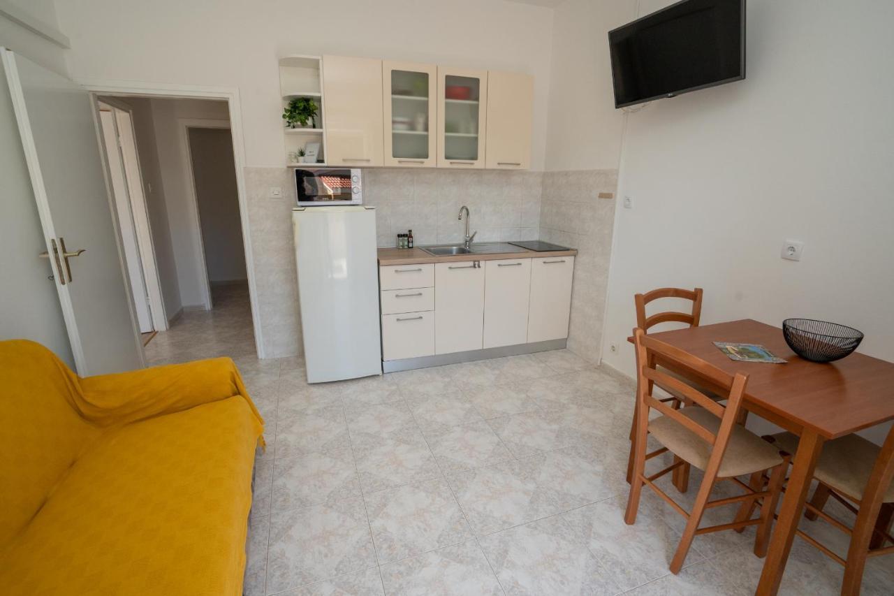 Apartments And Rooms Ljubica Lun  Exterior foto